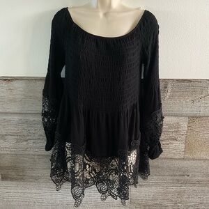 LIV Los Angeles black top with lace detail size medium (L1) NWT